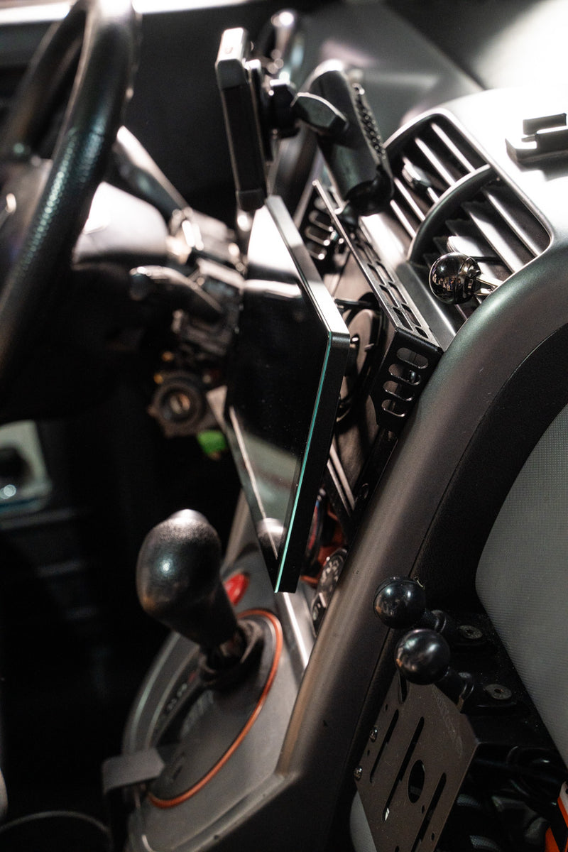 ZEUS ARMOR DOUBLE DIN RADIO MOLLE PANEL - HONDA ELEMENT – Steady